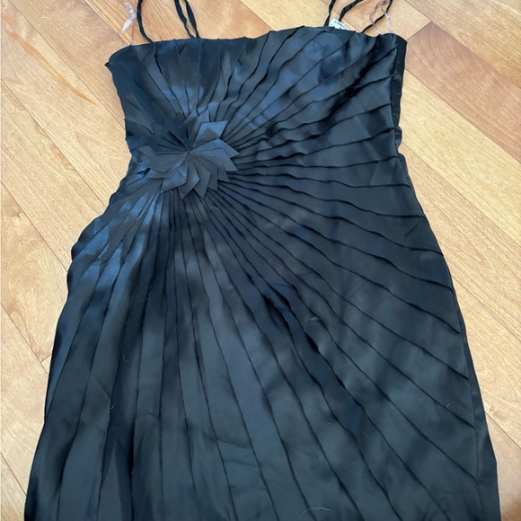 Original black cocktail dress. Size medium - Picture 3 of 5